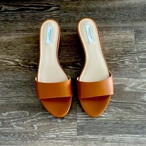 RARE Brand New Emerson Fry “Slapper” Caramello sz 41